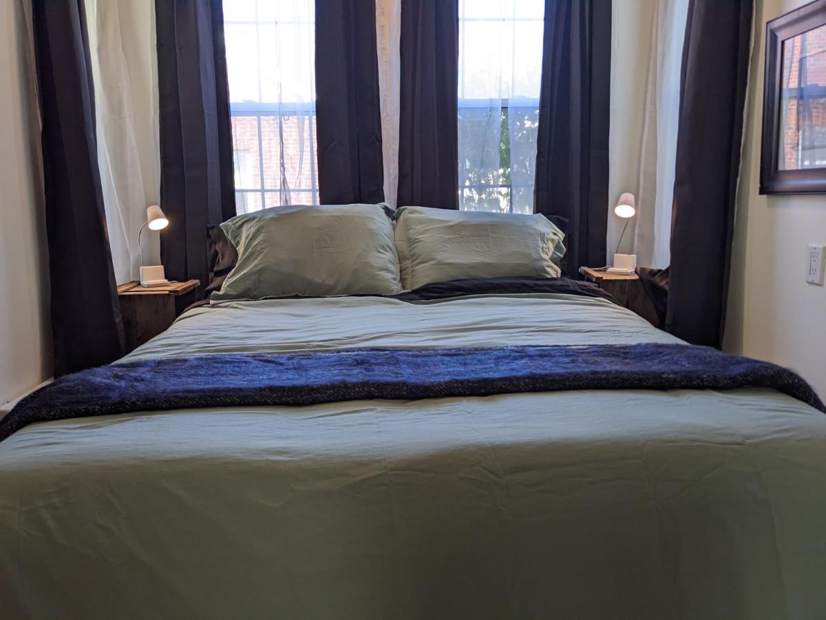 Pink Flamingo Hotel Wolfville Bagian luar foto